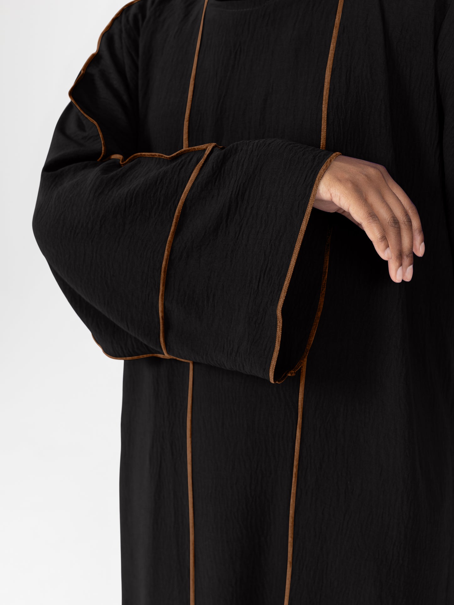 Pre-Order ThreadTrace Abaya - Black and Brown